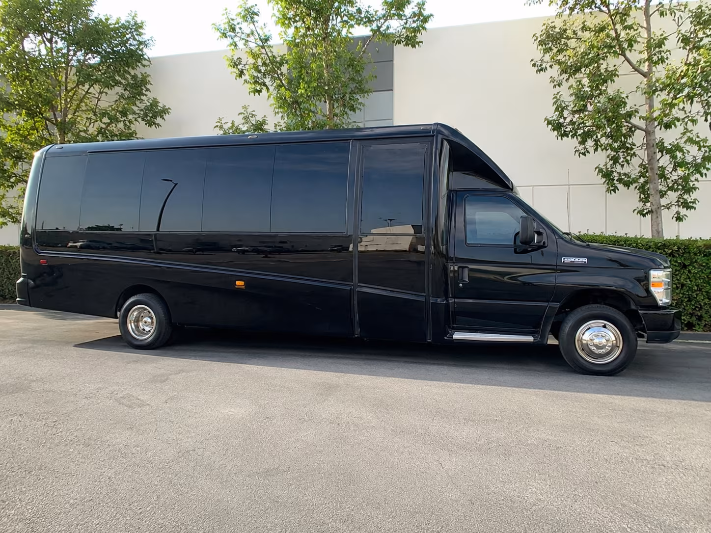 charter bus transportation to cheyenne mountain zoo and colorado springs