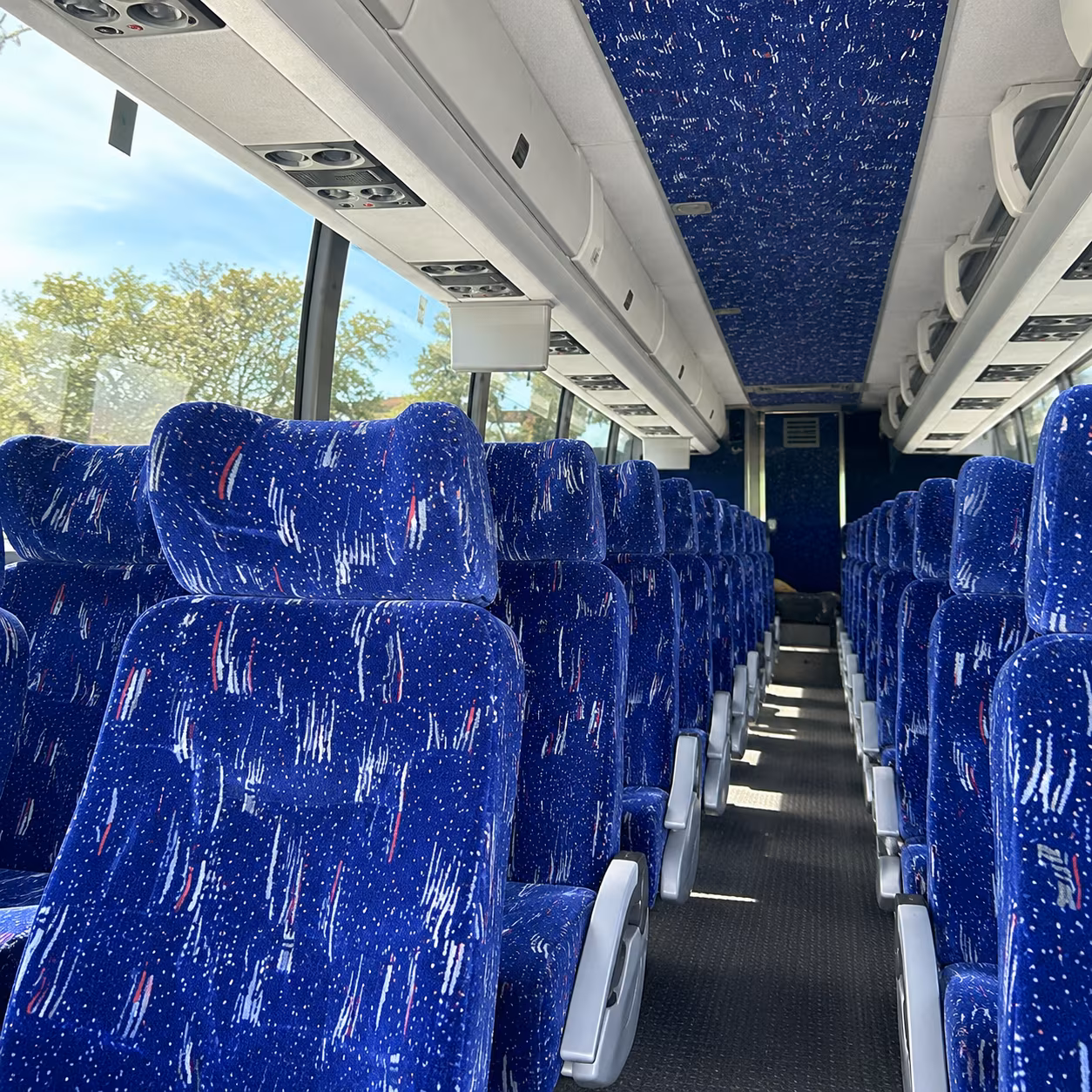 lone tree short and long term charter bus services for lone tree businesses